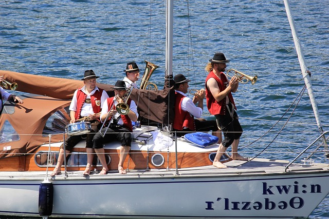 更呼吁社会 更呼吁社会